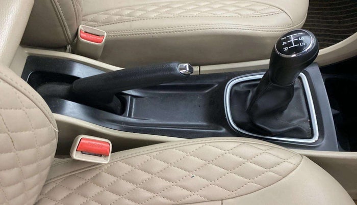 2019 Maruti Ciaz DELTA 1.5 SHVS MT PETROL, Petrol, Manual, 69,131 km, Gear Lever