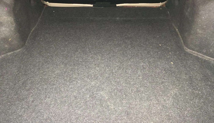2019 Maruti Ciaz DELTA 1.5 SHVS MT PETROL, Petrol, Manual, 69,131 km, Boot Inside