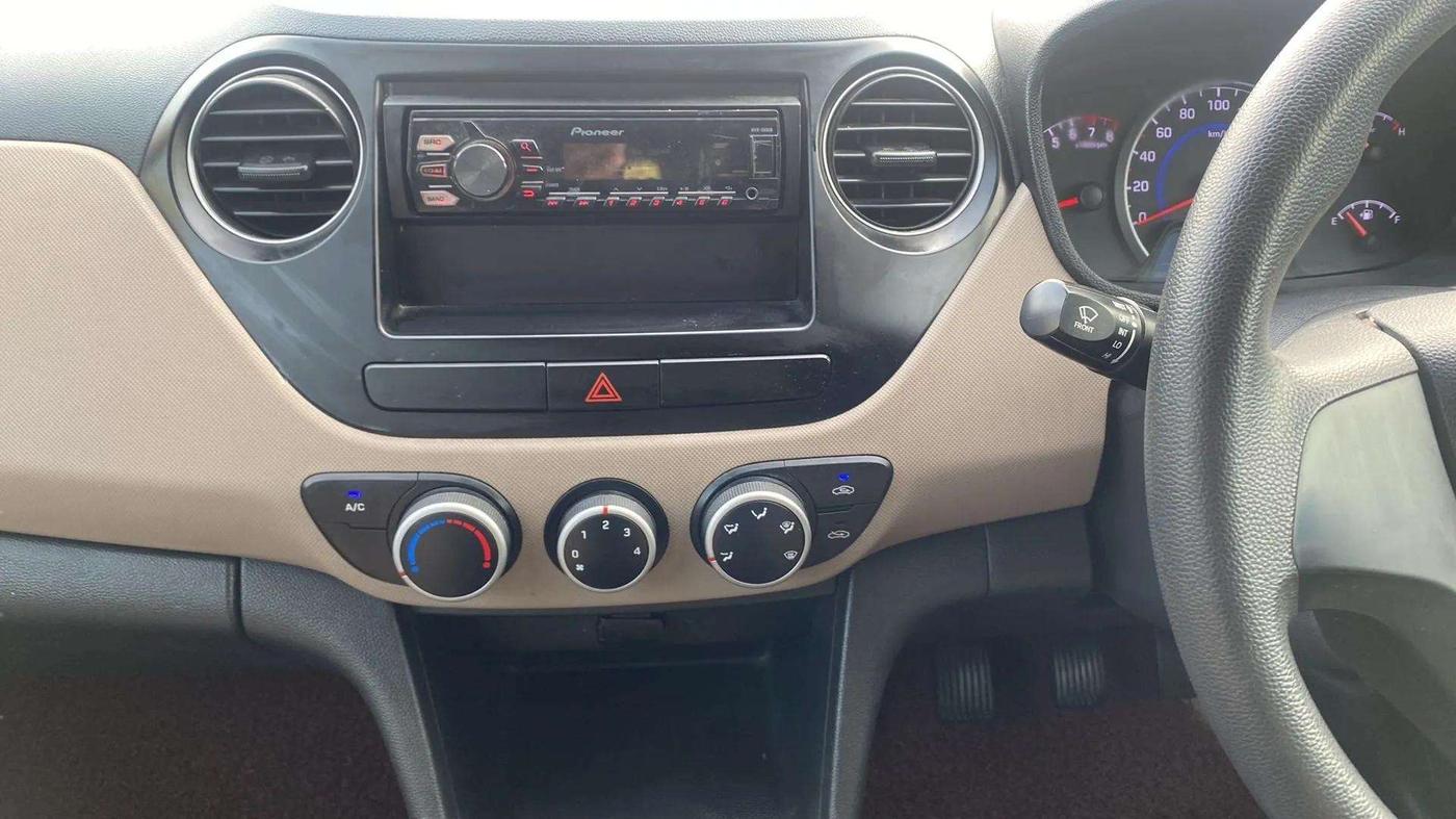 2017 Hyundai Grand i10 MAGNA 1.2 KAPPA VTVT, Petrol, Manual, 45,717 km, Air Conditioner