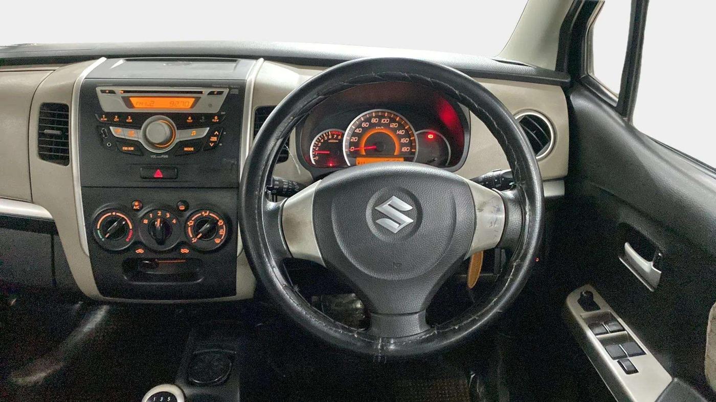 2014 Maruti Wagon R 1.0 VXI, Petrol, Manual, 46,684 km, Steering Wheel Close Up