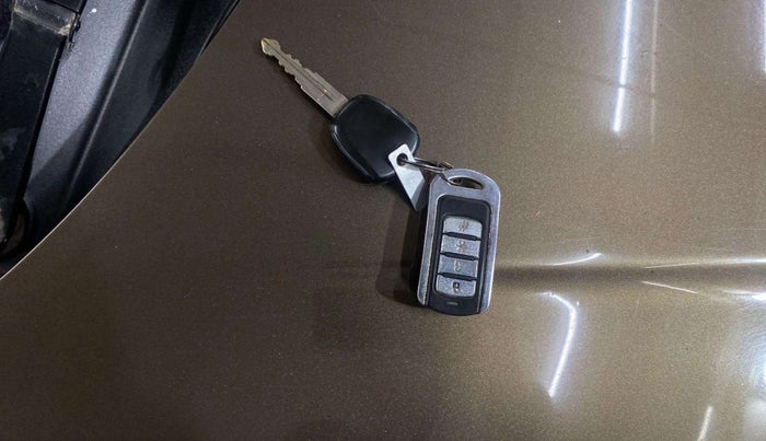 2016 Maruti Wagon R 1.0 LXI CNG, CNG, Manual, 39,273 km, Key Close Up