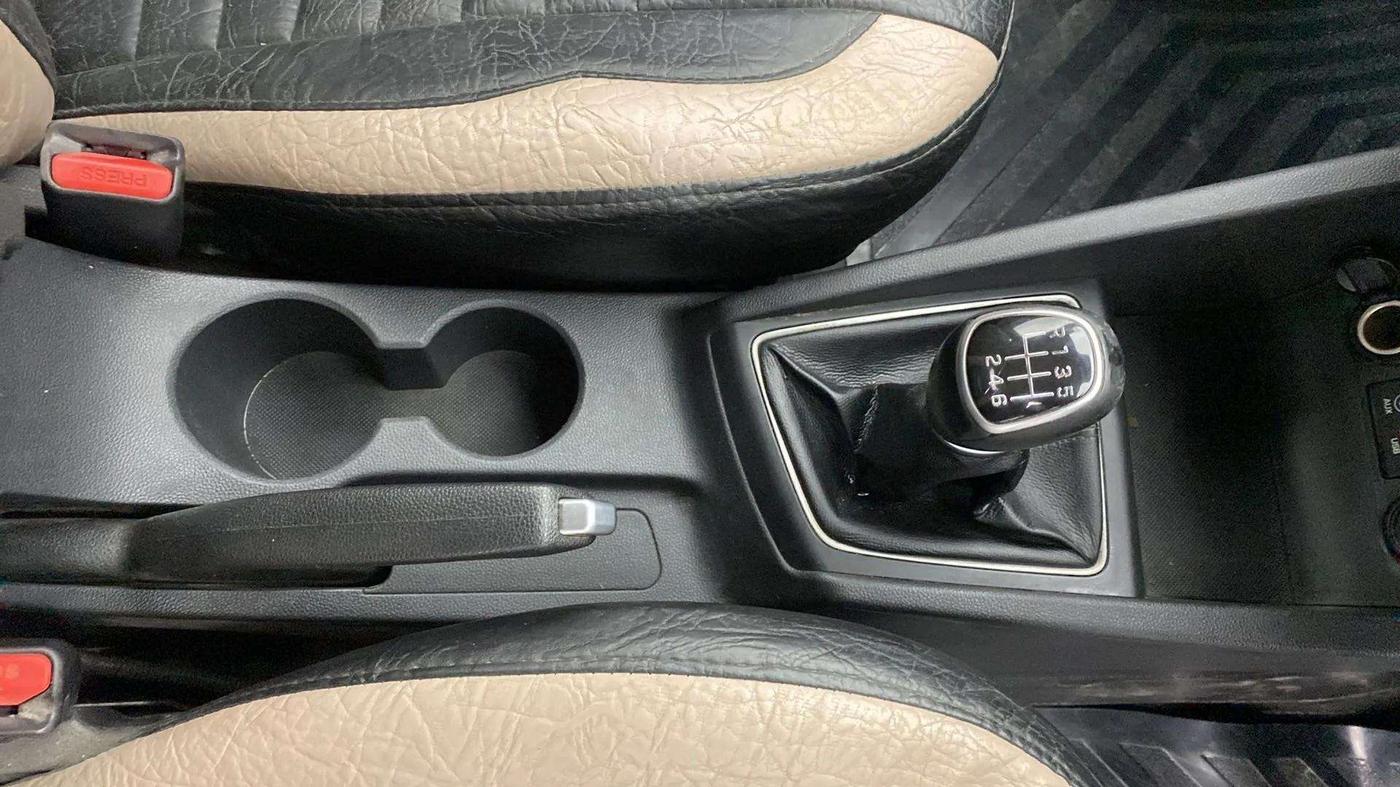 2018 Hyundai Elite i20 ASTA 1.4 CRDI (O), Diesel, Manual, 93,027 km, Gear Lever