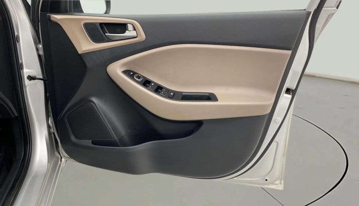 2018 Hyundai Elite i20 ASTA 1.4 CRDI (O), Diesel, Manual, 93,027 km, Driver Side Door Panels Control