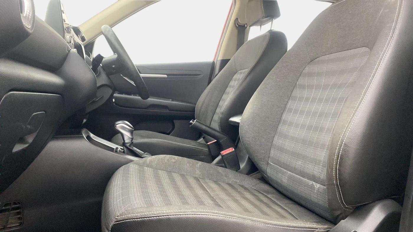 2020 KIA SONET HTK PLUS 1.5 AT, Diesel, Automatic, 81,455 km, Right Side Front Door Cabin