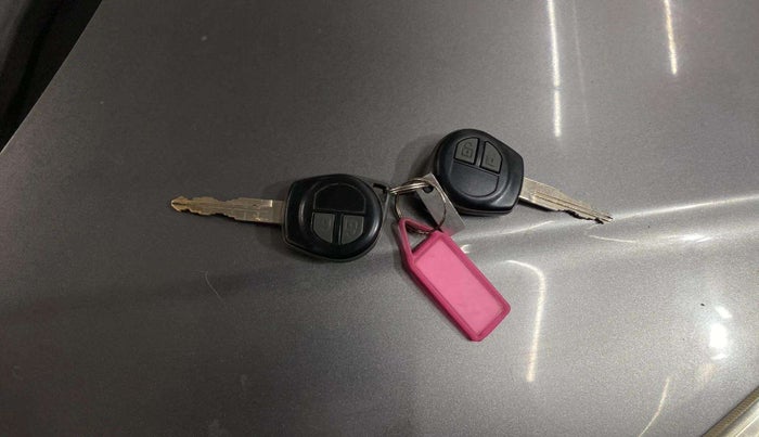 2013 Maruti Wagon R 1.0 VXI, Petrol, Manual, 49,730 km, Key Close Up