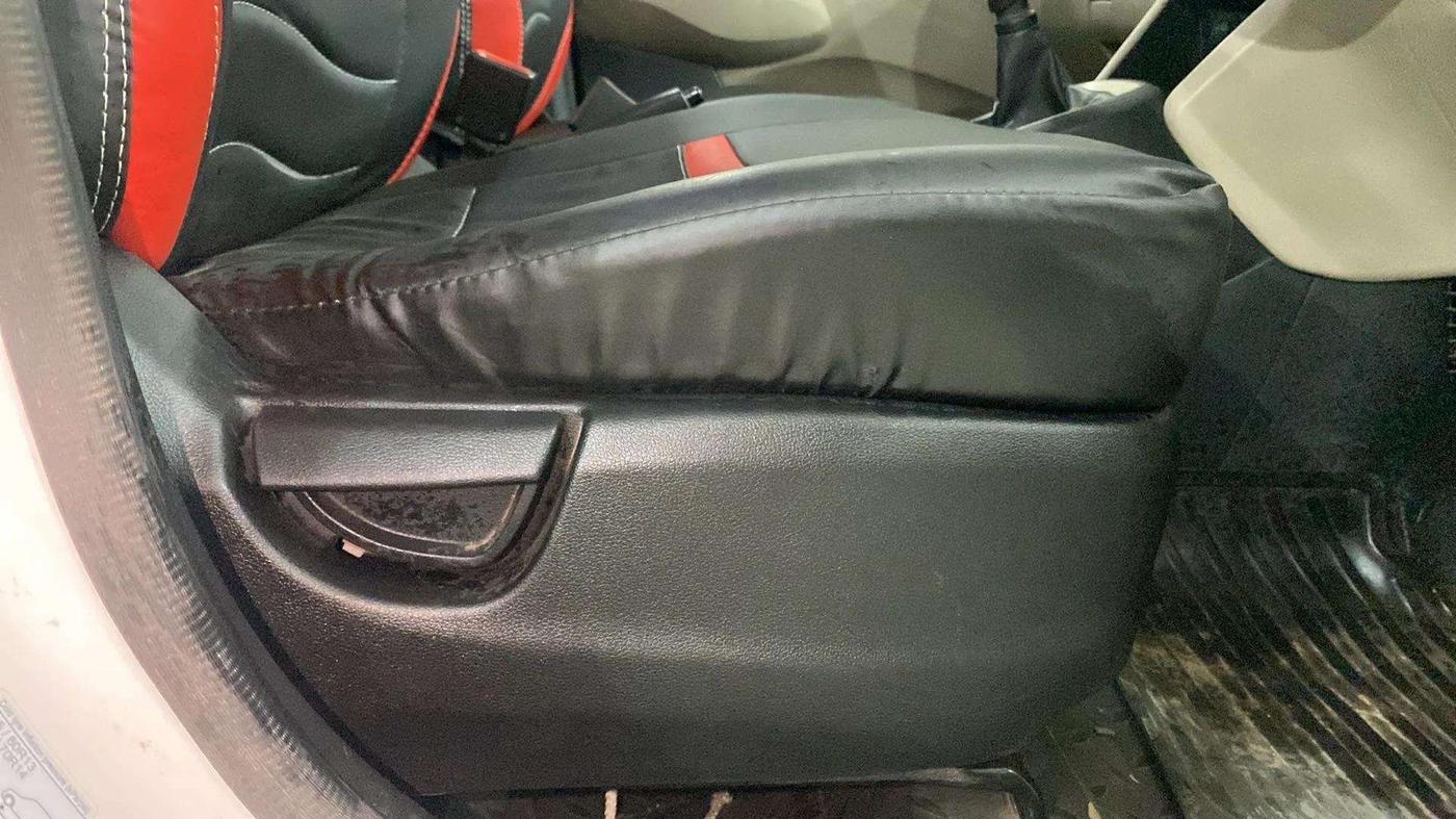 2020 Hyundai NEW SANTRO SPORTZ EXECUTIVE MT CNG, CNG, Manual, 76,503 km, Driver Side Adjustment Panel
