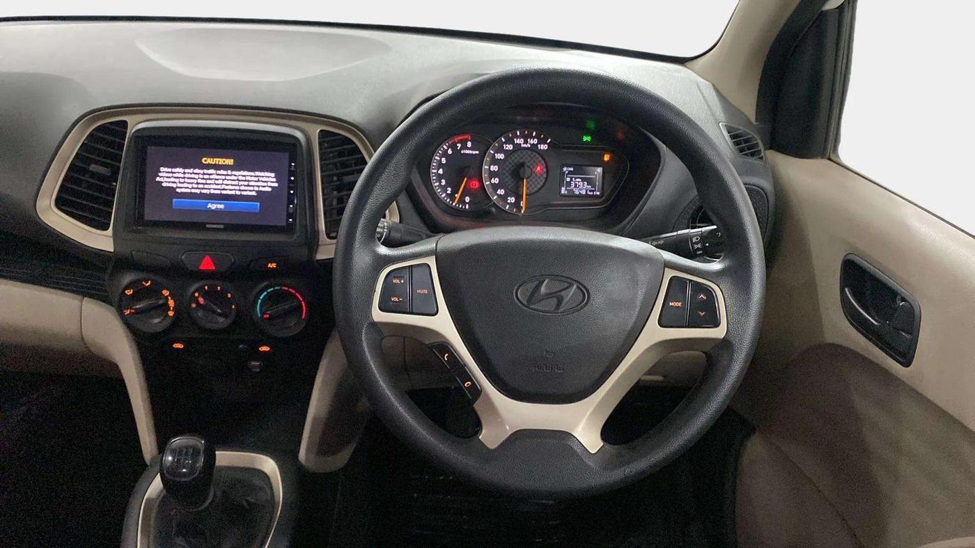 2020 Hyundai NEW SANTRO SPORTZ EXECUTIVE MT CNG, CNG, Manual, 76,503 km, Steering Wheel Close Up