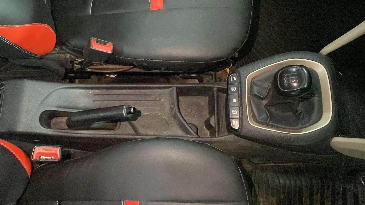 2020 Hyundai NEW SANTRO SPORTZ EXECUTIVE MT CNG, CNG, Manual, 76,503 km, Gear Lever