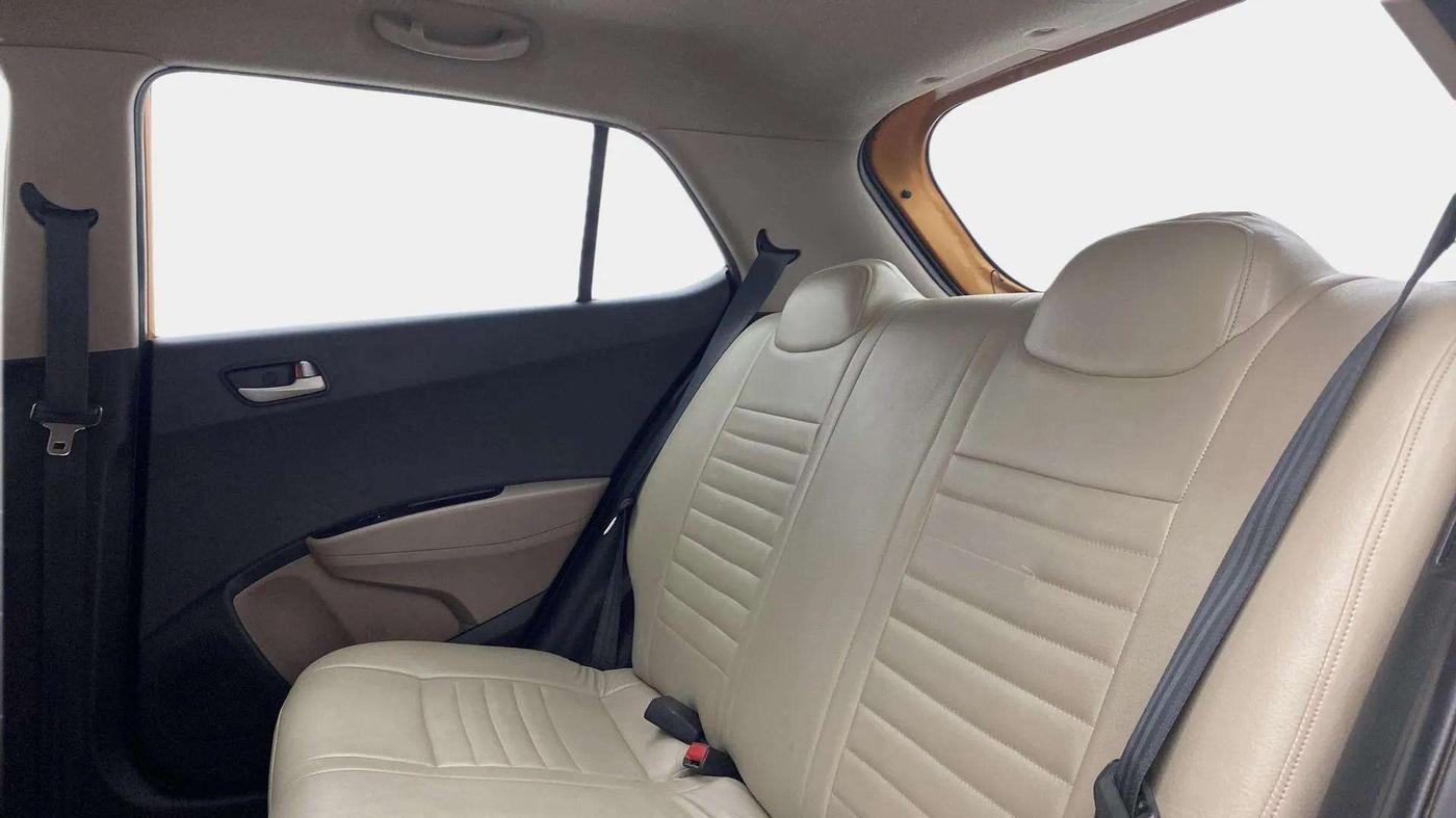 2014 Hyundai Grand i10 SPORTZ AT 1.2 KAPPA VTVT, Petrol, Automatic, 53,881 km, Right Side Rear Door Cabin