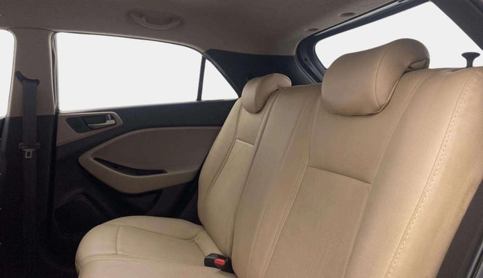 2016 Hyundai Elite i20 ASTA 1.2 (O), Petrol, Manual, 55,495 km, Right Side Rear Door Cabin
