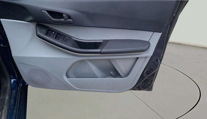 2023 Tata Tiago XT CNG, CNG, Manual, 7,011 km, Driver Side Door Panels Control