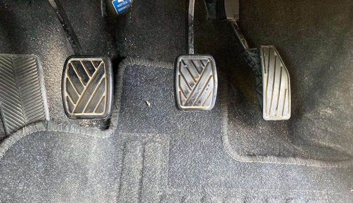 2020 Maruti Baleno DELTA PETROL 1.2, Petrol, Manual, 74,972 km, Pedals