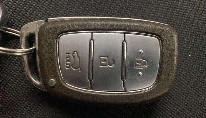 2018 Hyundai Elite i20 ASTA 1.2 (O), Petrol, Manual, 37,291 km, Key Close Up