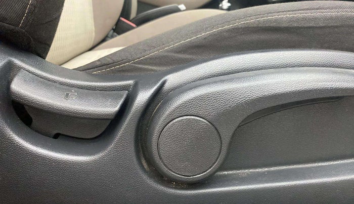 2018 Hyundai Elite i20 ASTA 1.2 (O), Petrol, Manual, 37,291 km, Driver Side Adjustment Panel