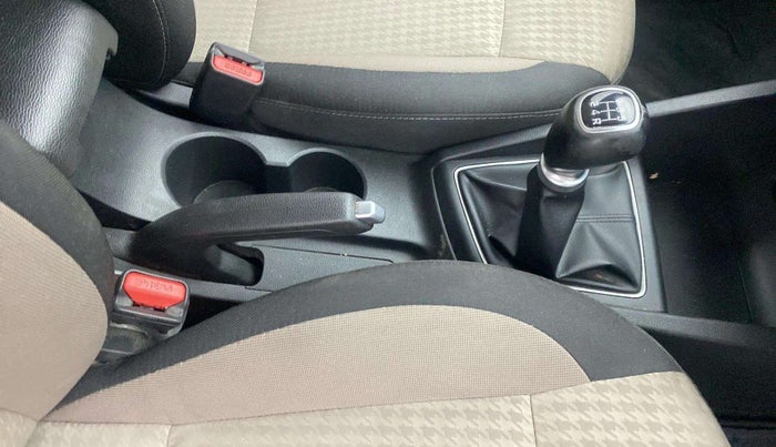 2018 Hyundai Elite i20 ASTA 1.2 (O), Petrol, Manual, 37,291 km, Gear Lever
