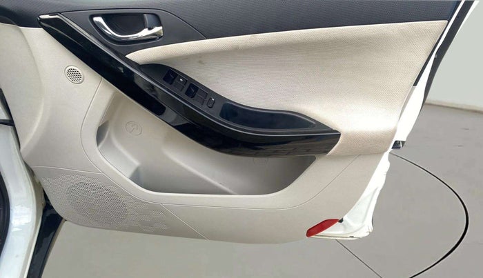 2022 Tata NEXON XZ PLUS PETROL, Petrol, Manual, 41,548 km, Driver Side Door Panels Control