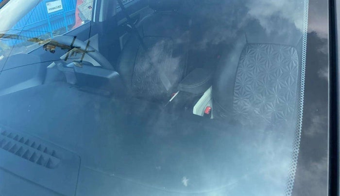2022 Tata NEXON XZ PLUS PETROL, Petrol, Manual, 41,548 km, Front windshield - Minor spot on windshield