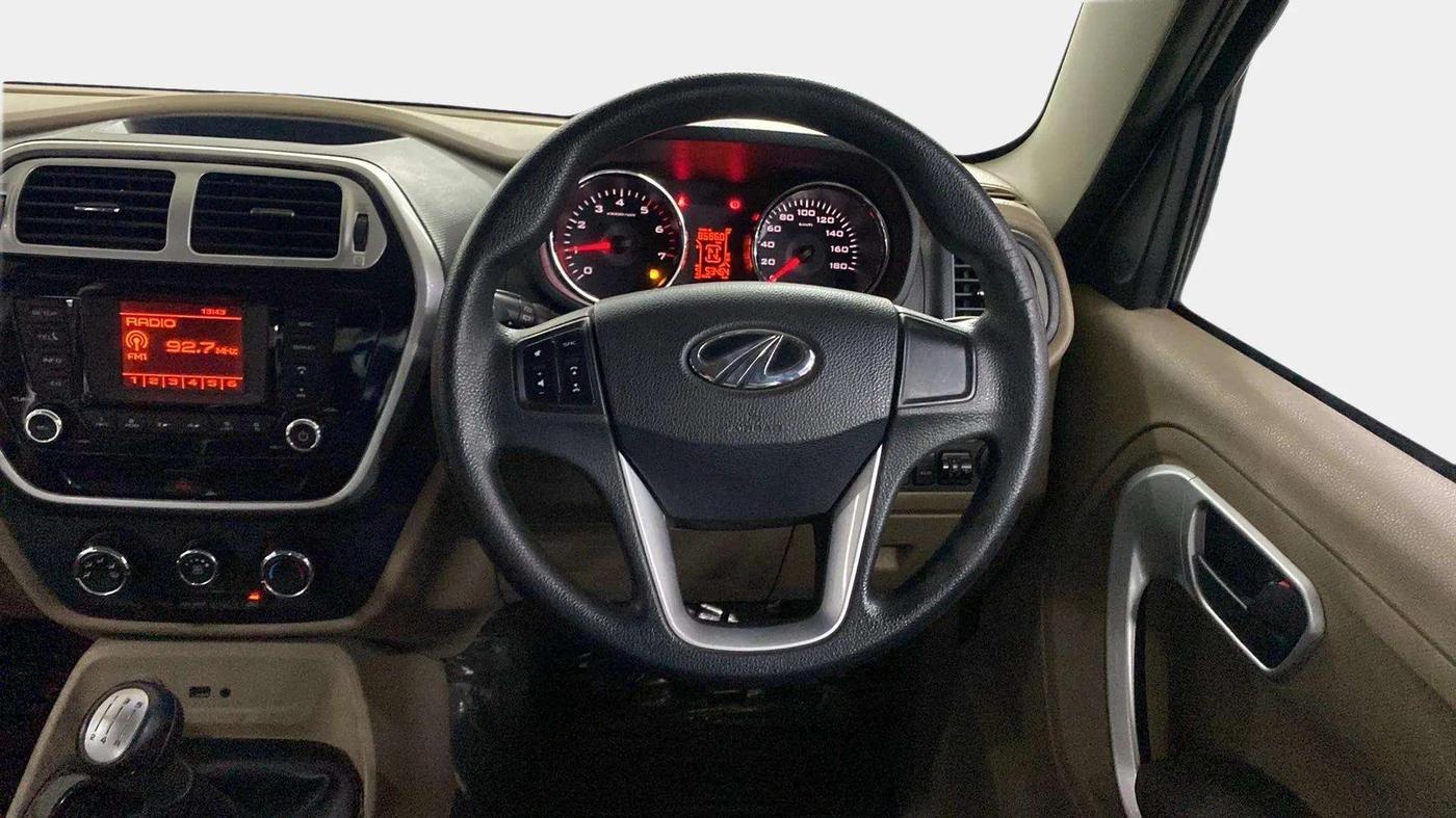 2016 Mahindra TUV300 T8, Diesel, Manual, 53,813 km, Steering Wheel Close Up
