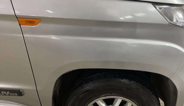 2016 Mahindra TUV300 T8, Diesel, Manual, 53,780 km, Right fender - Paint has minor damage