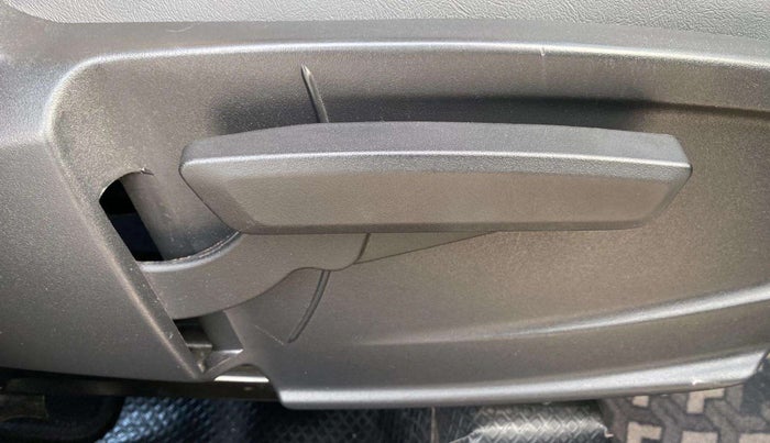 2022 Tata PUNCH ACCOMPLISHED AMT, Petrol, Automatic, 37,349 km, Driver Side Adjustment Panel
