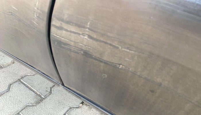 2022 Tata PUNCH ACCOMPLISHED AMT, Petrol, Automatic, 37,349 km, Rear left door - Minor scratches