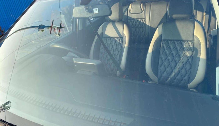 2022 Tata PUNCH ACCOMPLISHED AMT, Petrol, Automatic, 37,349 km, Front windshield - Minor spot on windshield