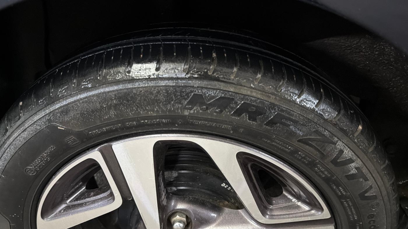 2022 Hyundai AURA SX 1.2 CNG, CNG, Manual, 59,951 km, Right Rear Tyre Tread