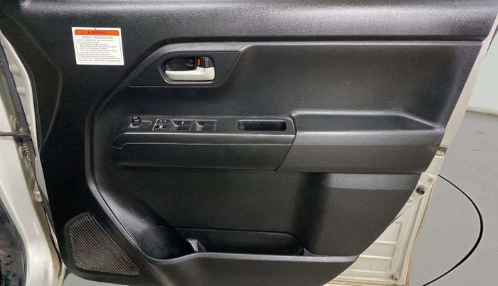 2022 Maruti New Wagon-R VXI CNG 1.0, CNG, Manual, 29,818 km, Driver Side Door Panels Control
