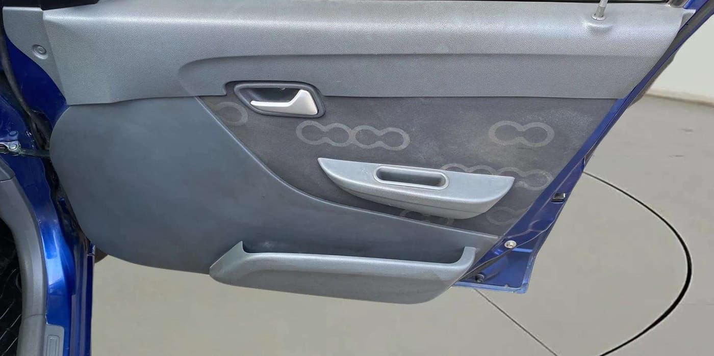 2015 Maruti Alto 800 LXI, Petrol, Manual, 21,210 km, Driver Side Door Panels Control