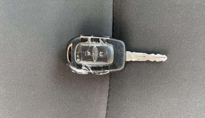 2019 Renault TRIBER RXL MT, Petrol, Manual, 85,507 km, Key Close Up