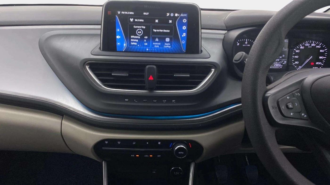2022 Tata ALTROZ XZ DIESEL, Diesel, Manual, 23,913 km, Air Conditioner