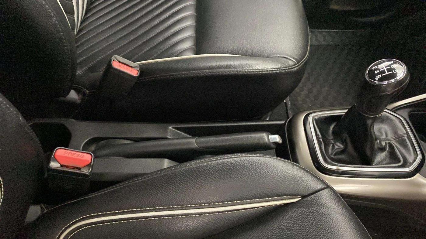 2018 Maruti IGNIS DELTA 1.2, Petrol, Manual, 49,340 km, Gear Lever