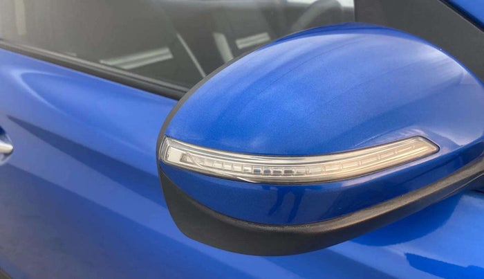 2019 Hyundai Elite i20 ASTA 1.2 (O), Petrol, Manual, 53,270 km, Right rear-view mirror - Indicator light has minor damage