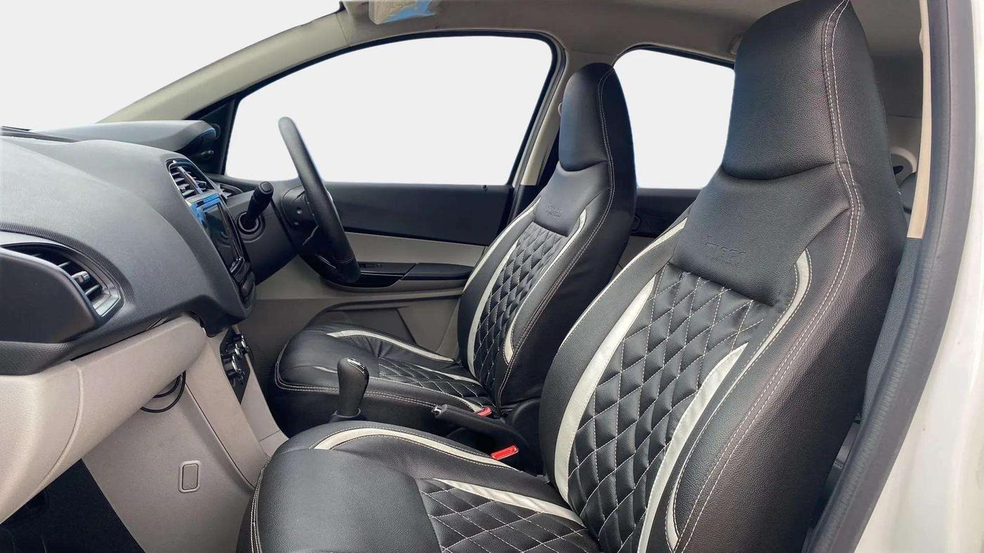 2018 Tata Tiago XM PETROL, CNG, Manual, 14,231 km, Right Side Front Door Cabin