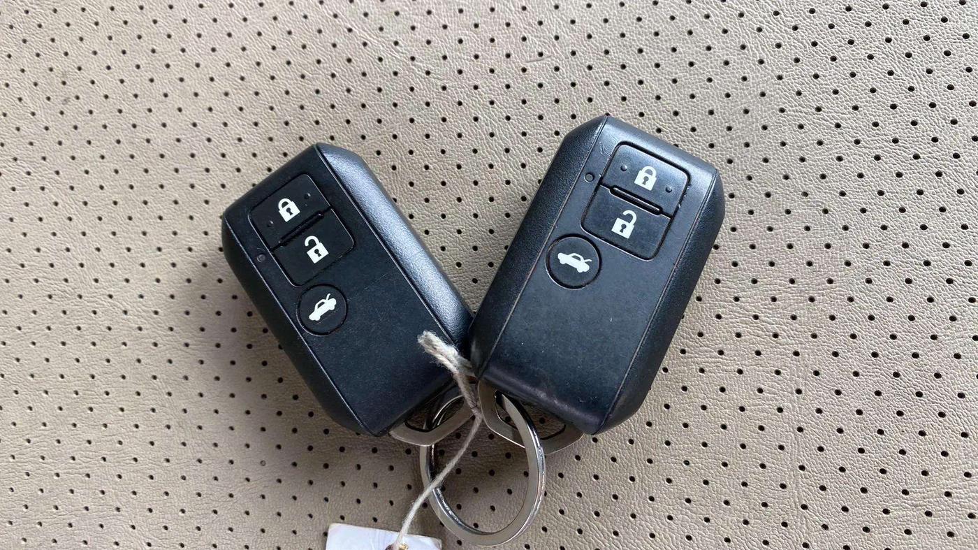 2022 Maruti Dzire ZXI AMT, Petrol, Automatic, 24,990 km, Key Close Up
