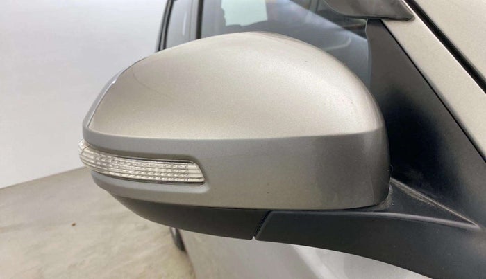 2021 Maruti Vitara Brezza LXI, Petrol, Manual, 45,092 km, Right rear-view mirror - Minor noise
