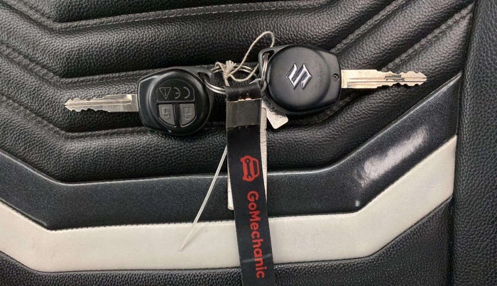 2021 Maruti Vitara Brezza LXI, Petrol, Manual, 45,092 km, Key Close Up