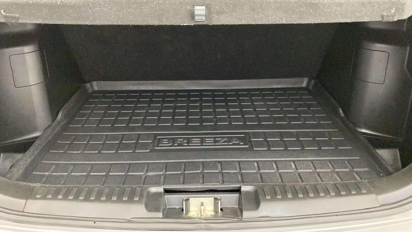 2021 Maruti Vitara Brezza LXI, CNG, Manual, 45,092 km, Boot Inside
