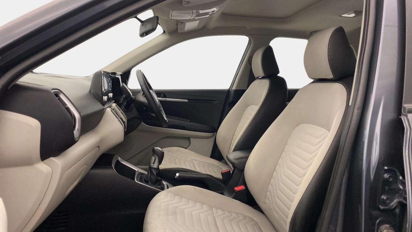 2020 KIA SONET HTX 1.0 IMT, Petrol, Manual, 16,557 km, Right Side Front Door Cabin
