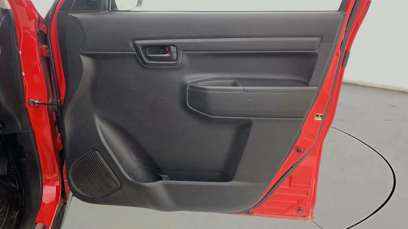 2019 Maruti S PRESSO VXI PLUS AMT, Petrol, Automatic, 39,608 km, Driver Side Door Panels Control
