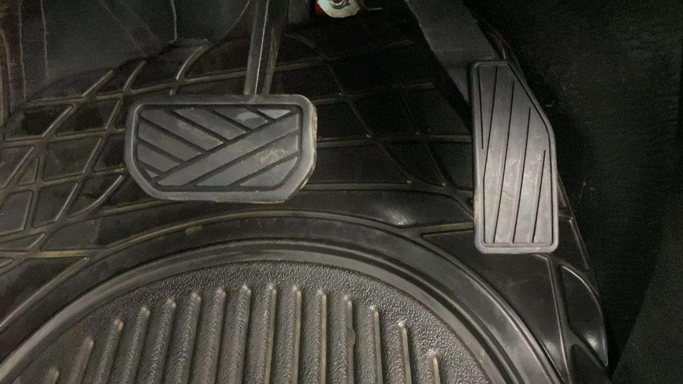 2019 Maruti S PRESSO VXI PLUS AMT, Petrol, Automatic, 39,608 km, Pedals