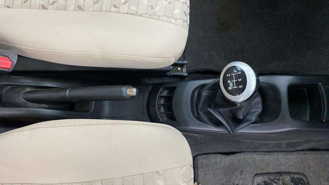 2017 Maruti Wagon R 1.0 VXI, Petrol, Manual, 55,664 km, Gear Lever