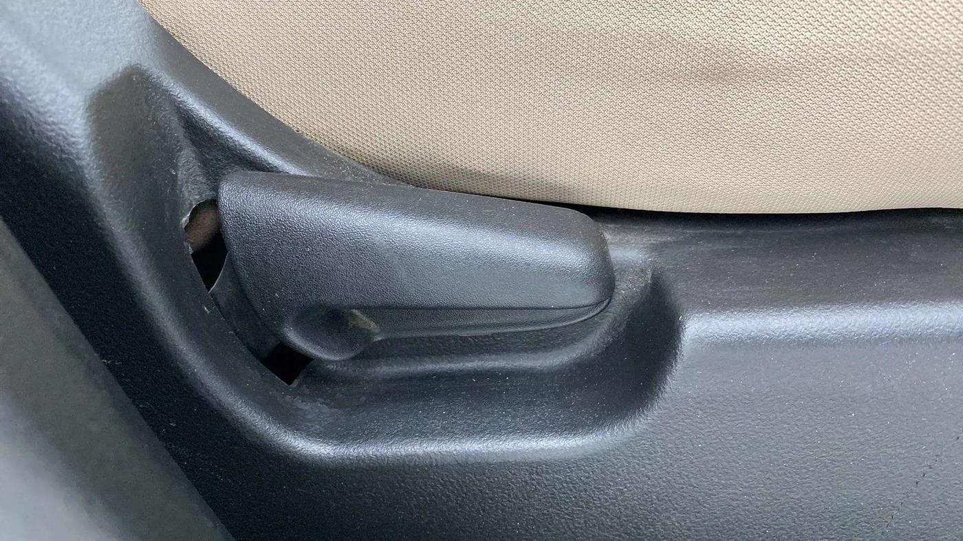 2017 Maruti Wagon R 1.0 VXI, Petrol, Manual, 55,664 km, Driver Side Adjustment Panel