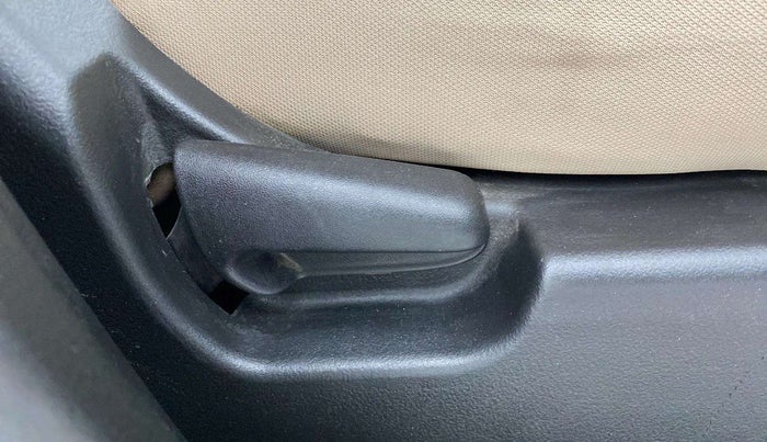 2017 Maruti Wagon R 1.0 VXI, Petrol, Manual, 55,664 km, Driver Side Adjustment Panel
