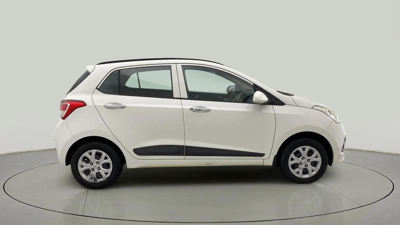 2014 Hyundai Grand i10 SPORTZ 1.2 KAPPA VTVT, Petrol, Manual, 63,338 km, Right Side View