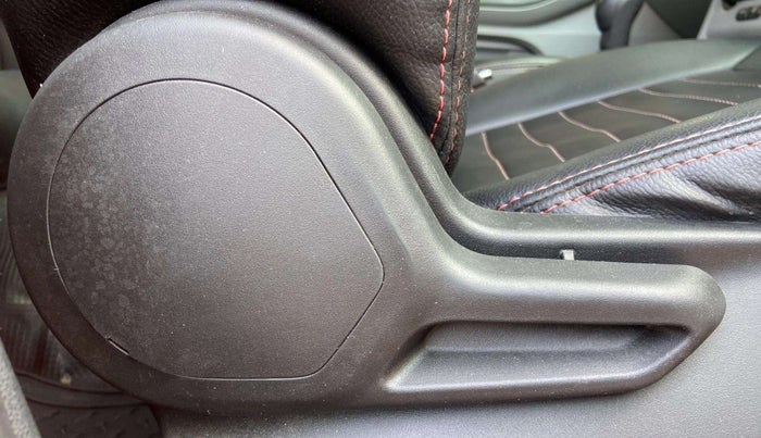 2021 Tata Tiago XT PETROL, Petrol, Manual, 42,812 km, Driver Side Adjustment Panel