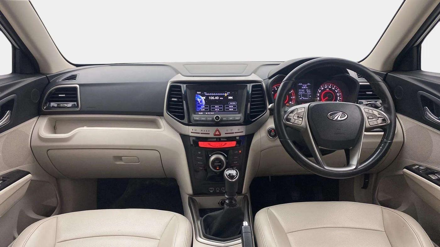 2019 Mahindra XUV300 W8 (O) 1.2 PETROL, Petrol, Manual, 94,556 km, Dashboard