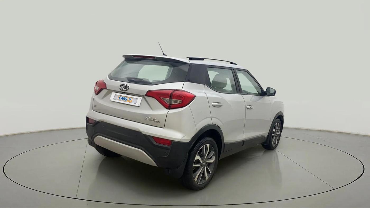 2019 Mahindra XUV300 W8 (O) 1.2 PETROL, Petrol, Manual, 94,556 km, Right Back Diagonal