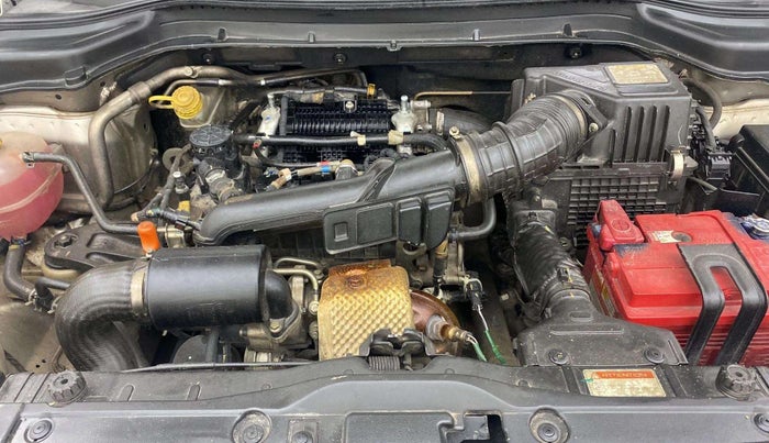 2019 Mahindra XUV300 W8 (O) 1.2 PETROL, Petrol, Manual, 94,556 km, Open Bonet