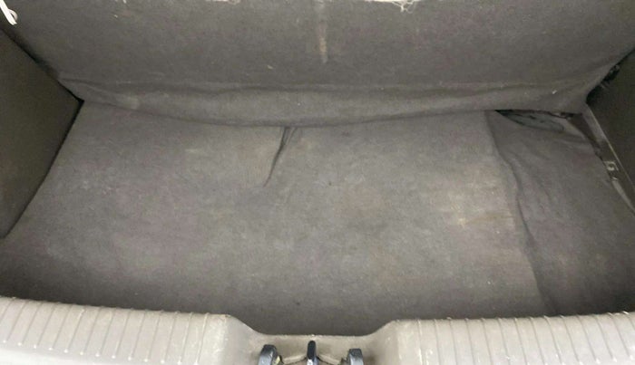 2013 Hyundai i10 MAGNA 1.1, Petrol, Manual, 80,109 km, Boot Inside